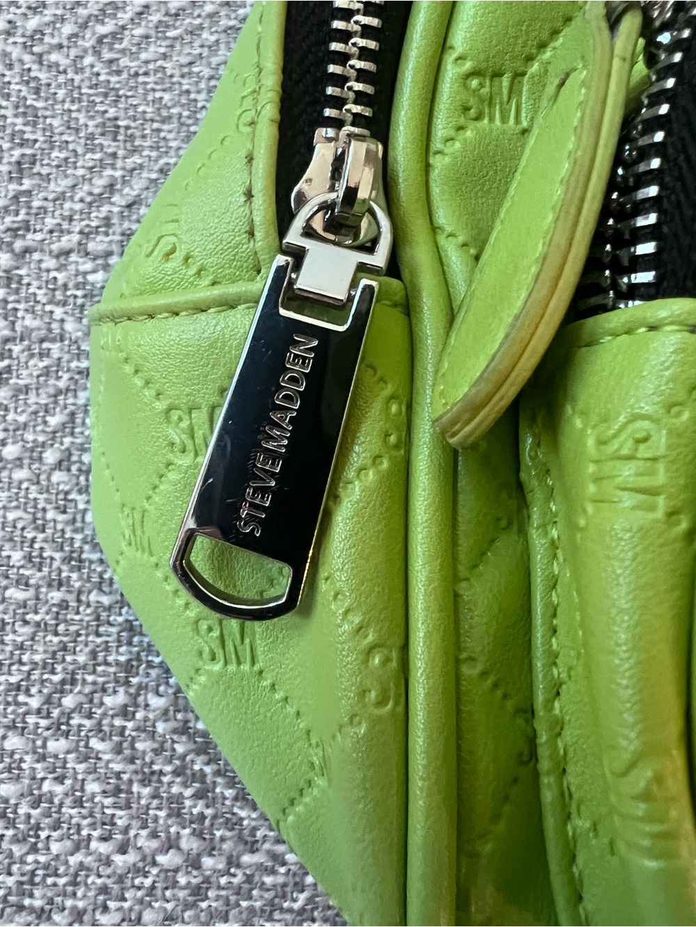 Steve Madden Neon Lime Quilted Mini Backpack super cute with sunglasses case - Picture 4 of 16